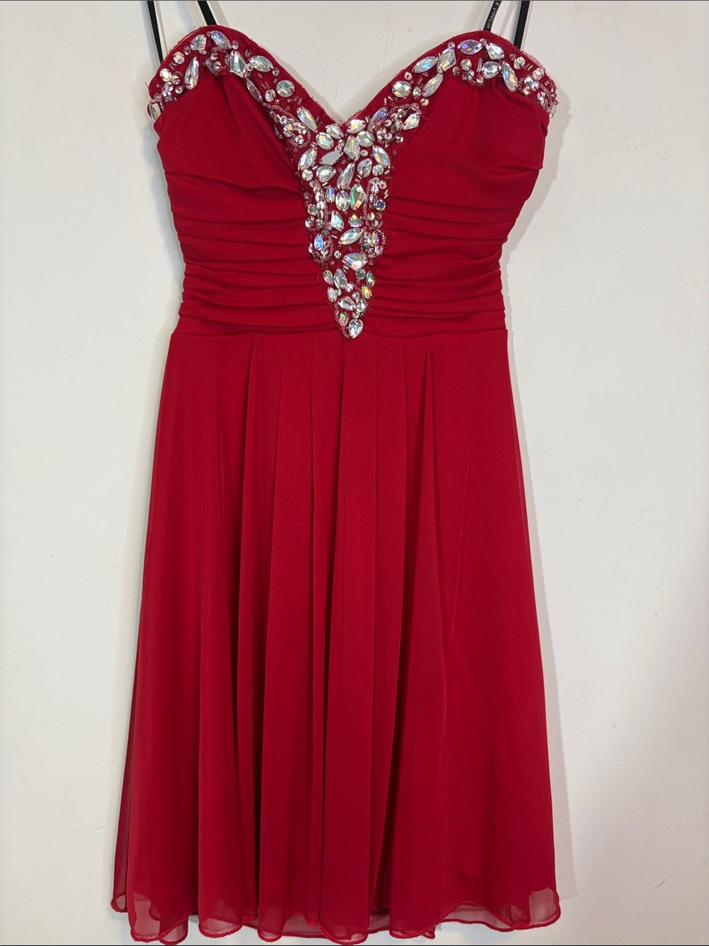 True Y2K Red Chunky Rhinestone Beaded Neckline Strapless Backless Homecoming